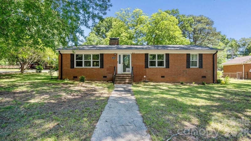 1201 Memory Lane, Monroe, NC - 3 beds, 2 baths, 1,830 sqft - $299,900
