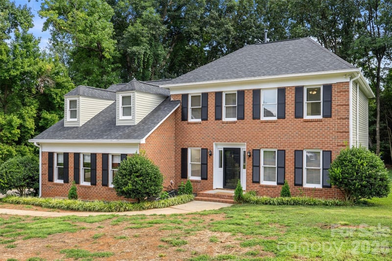 13110 Graymist Drive, Charlotte, NC - 3 beds, 2.5 baths, 2,570 sqft - $565,000