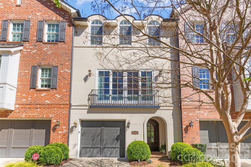 1624 Lombardy Circle, Charlotte, NC - 3 beds, 3.5 baths, 2,366 sqft - $1,150,000