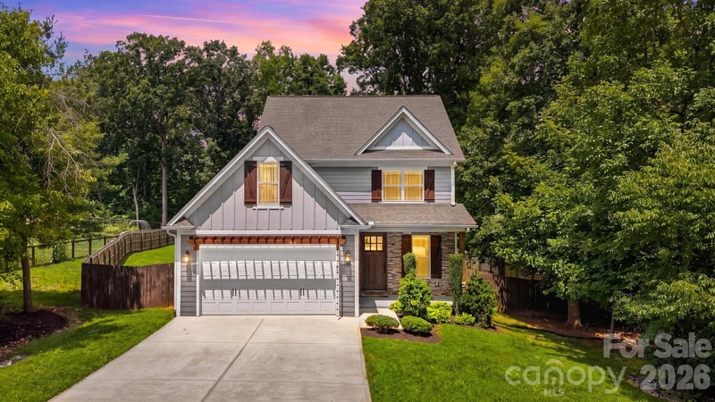 5810 Dwayne Starnes Drive, Hickory, NC - 3 beds, 2.5 baths, 1,772 sqft - $415,000