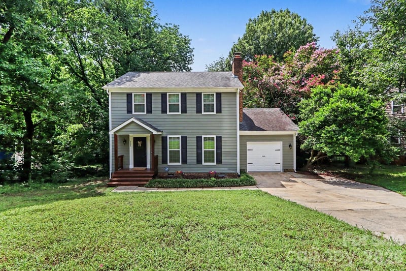 2132 Killarney Place, Charlotte, NC - 3 beds, 2.5 baths, 1,572 sqft - $347,000