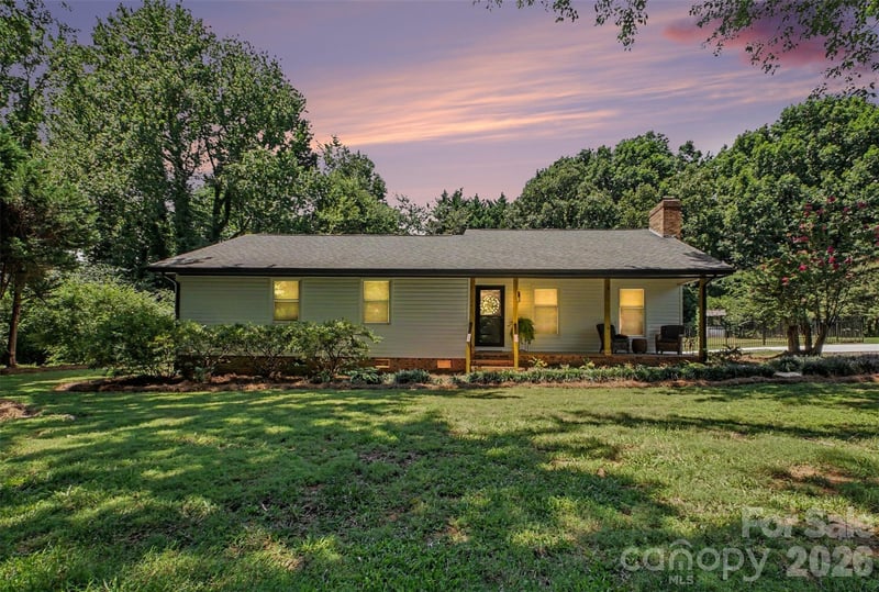 8319 Vagabond Road, Charlotte, NC - 3 beds, 2 baths, 1,544 sqft - $399,000