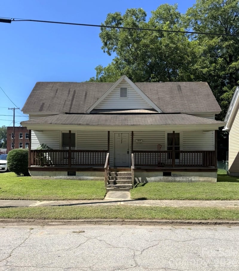 429 E Cemetery Street, Salisbury, NC - 2 beds, 1 bath, 1,000 sqft - $149,900