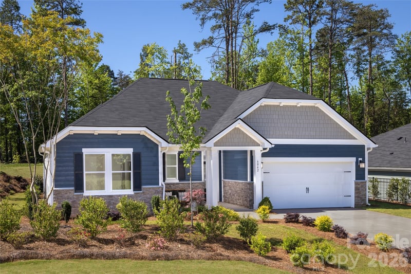 6042 Bella Vista Drive, Denver, NC - 3 beds, 2 baths, 1,910 sqft - $474,990