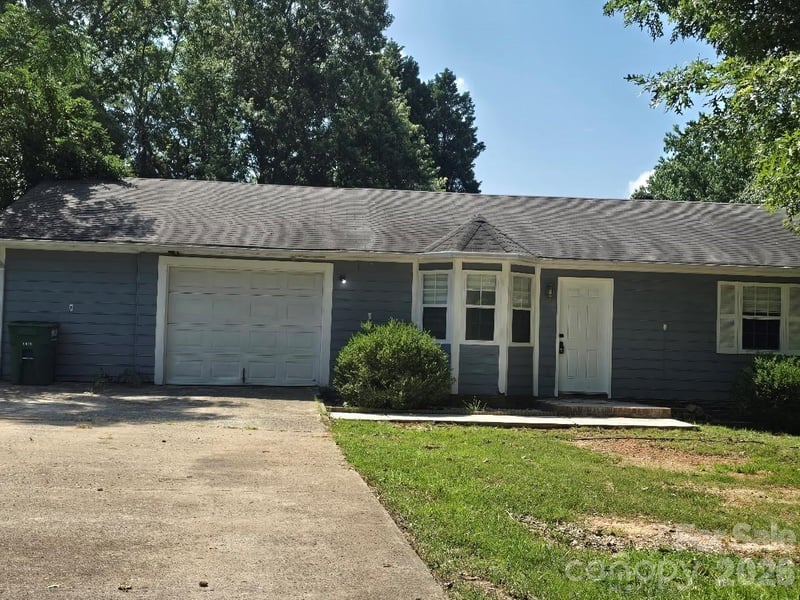 2601 Briar Trail Court, Matthews, NC - 3 beds, 2 baths, 1,280 sqft - $310,555