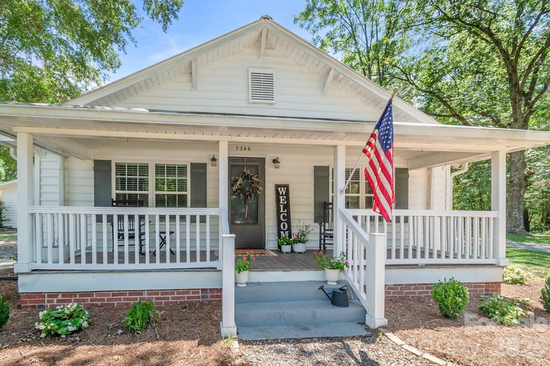 7398 Old Jefferson Highway, Kershaw, SC - 2 beds, 2 baths, 1,333 sqft - $259,999