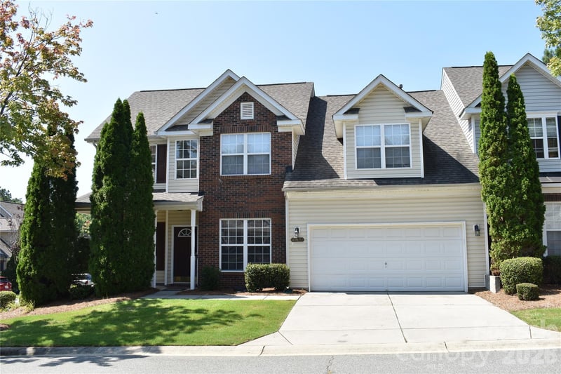 10932 STONE TRAIL Road, Charlotte, NC - 3 beds, 2.5 baths, 2,731 sqft - $350,000