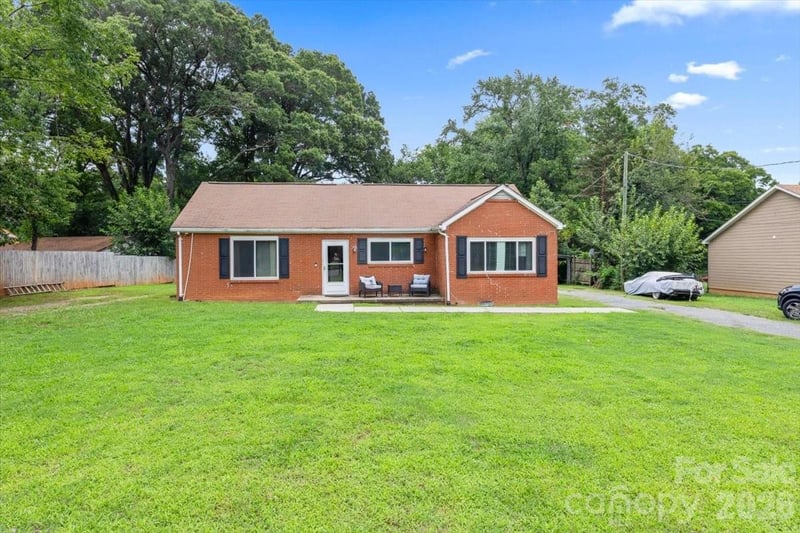 409 Toddville Road, Charlotte, NC - 3 beds, 2 baths, 1,252 sqft - $295,000