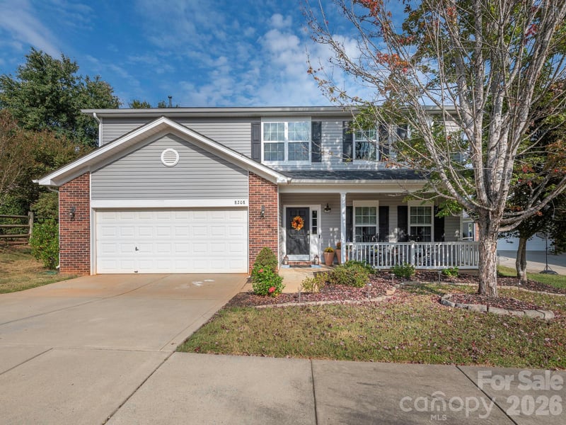 8208 Stourhead Gardens Lane, Waxhaw, NC - 4 beds, 2.5 baths, 2,480 sqft - $462,000