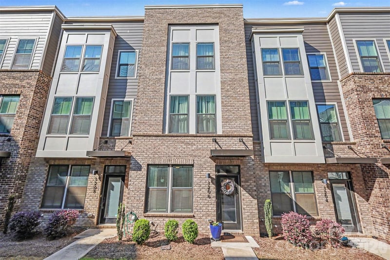 1206 Gleason Way, Charlotte, NC - 3 beds, 3.5 baths, 1,590 sqft - $455,000
