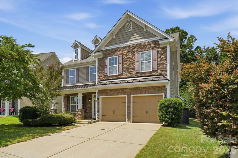 10817 Bere Island Drive, Charlotte, NC - 4 beds, 3.5 baths, 2,966 sqft - $515,000