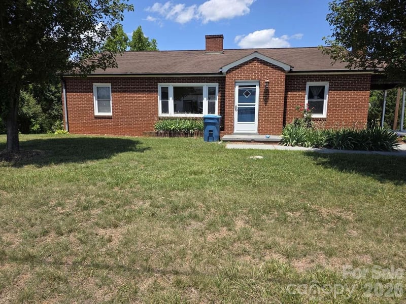 744 Pleasant Hill Road, Lenoir, NC - 3 beds, 1.5 baths, 1,508 sqft - $190,000