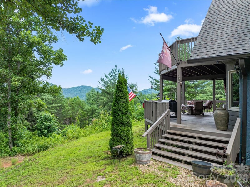152 Worley Cove Road, Leicester, NC - 3 beds, 3 baths, 3,376 sqft - $630,000