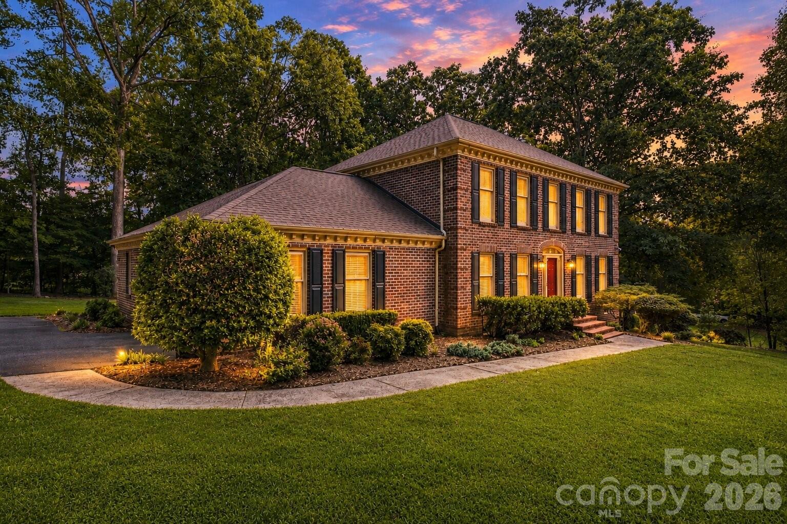 3906 Wandering Lane NE, Hickory, NC. property listing photo