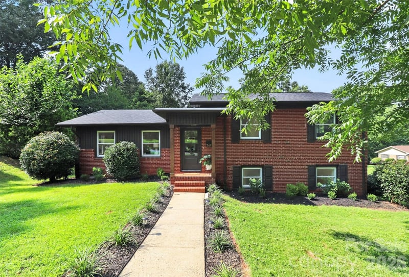 3617 Woodleaf Road, Charlotte, NC - 4 beds, 2.5 baths, 1,970 sqft - $625,000