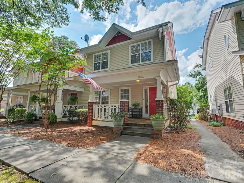 1016 W 1st Street, Charlotte, NC - 3 beds, 2.5 baths, 1,246 sqft - $489,900