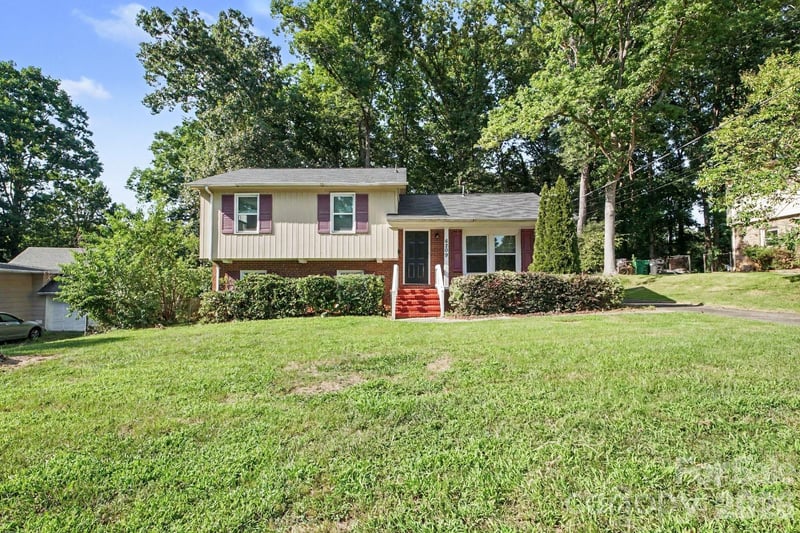 6209 Springfield Drive, Charlotte, NC - 3 beds, 1.5 baths, 1,694 sqft - $329,900