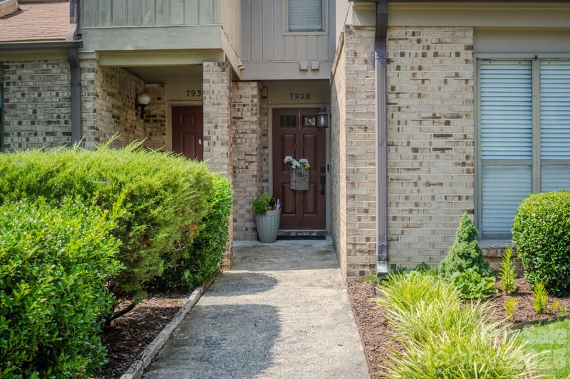 7928 Charter Oak Lane Apt 47, Charlotte, NC - 2 beds, 2 baths, 1,076 sqft - $247,000