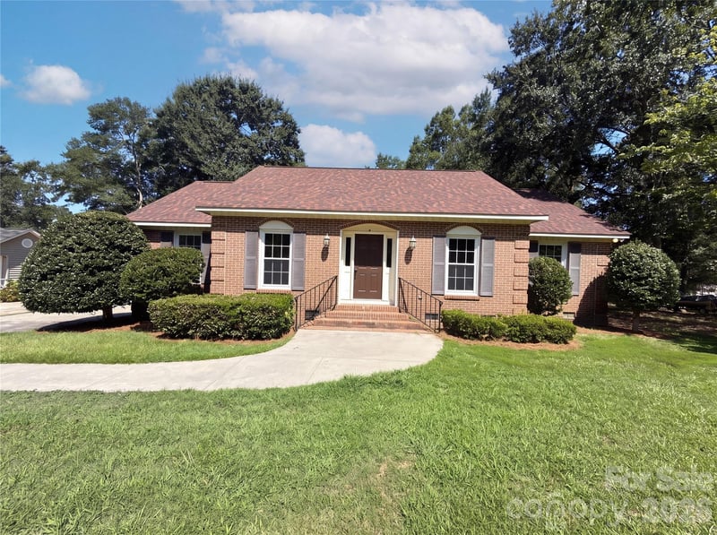 2592 Tully Court, Lancaster, SC - 3 beds, 2 baths, 1,559 sqft - $262,000