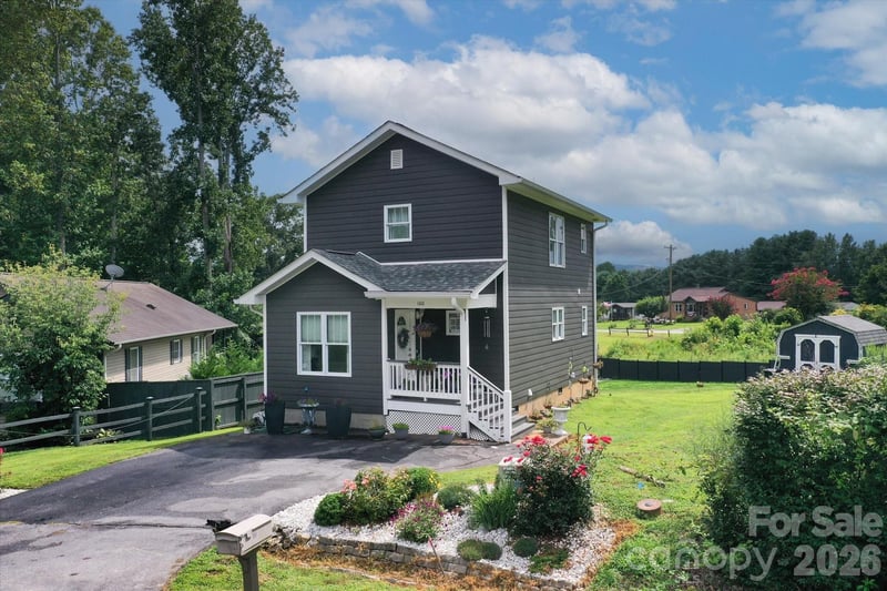 100 Victoria Springs Drive, Flat Rock, NC - 3 beds, 2 baths, 1,304 sqft - $399,000