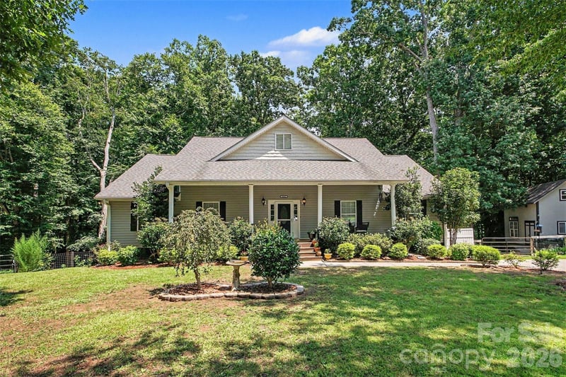 8446 Aqua Lane, Kannapolis, NC - 3 beds, 2.5 baths, 2,036 sqft - $425,000