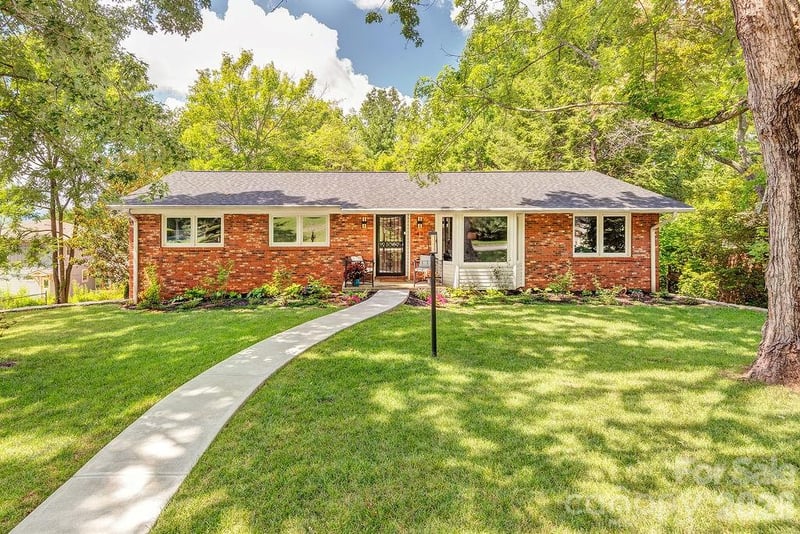 47 Deerwood Drive, Asheville, NC - 3 beds, 2 baths, 1,627 sqft - $579,000