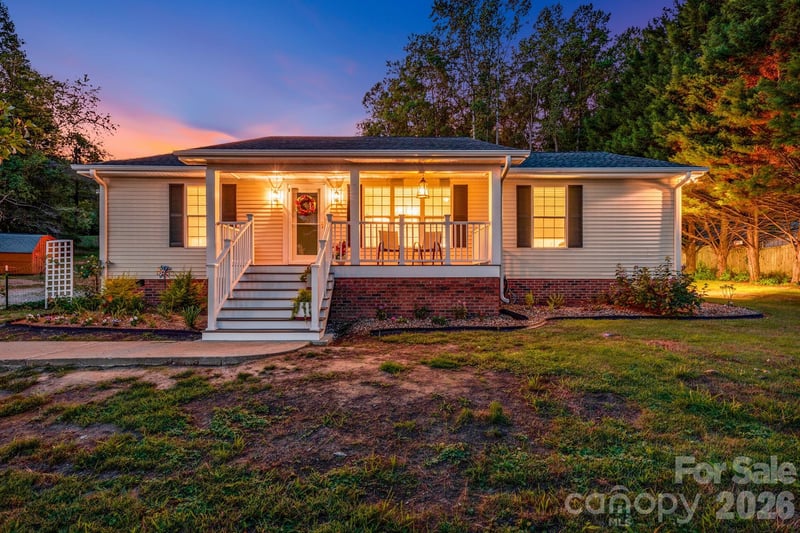 710 Stoney Mountain Road, Hendersonville, NC - 3 beds, 2 baths, 1,296 sqft - $349,000