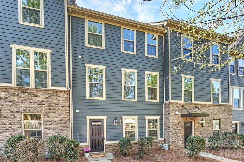 1317 Queen Lyon Court, Charlotte, NC - 3 beds, 3 baths, 1,952 sqft - $475,000