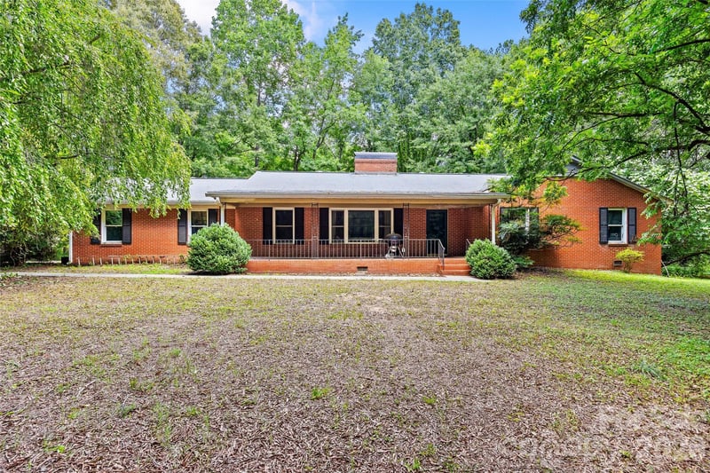 717 Wren Road, Gastonia, NC - 3 beds, 3 baths, 2,525 sqft - $425,000