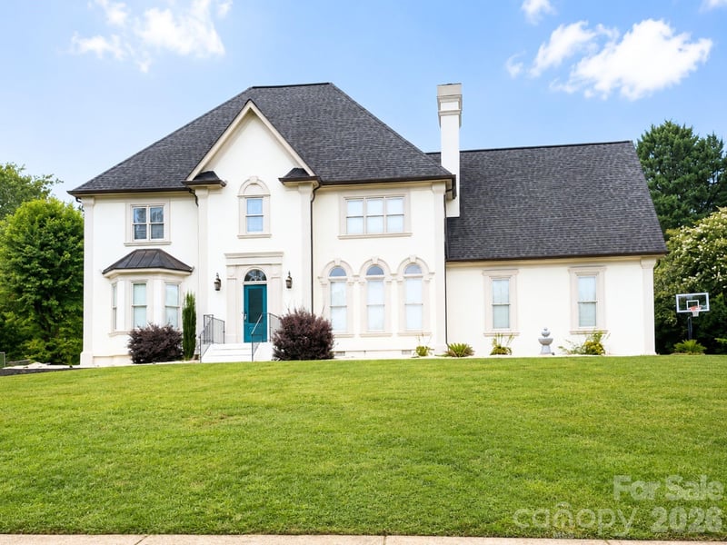 4215 3rd Street NW, Hickory, NC - 4 beds, 2.5 baths, 3,365 sqft - $645,000