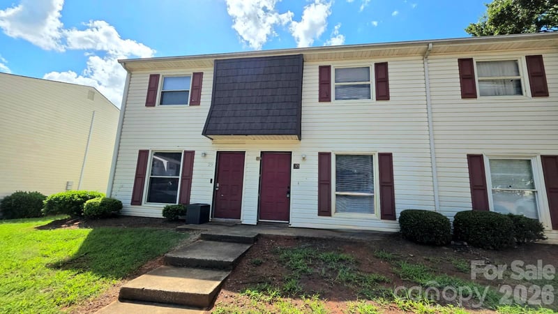 7906 Oak Meadow Court, Charlotte, NC - 2 beds, 1.5 baths, 1,048 sqft - $155,000