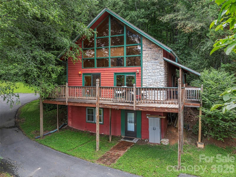 215 Hall Top Road, Waynesville, NC - 3 beds, 2.5 baths, 2,080 sqft - $479,995