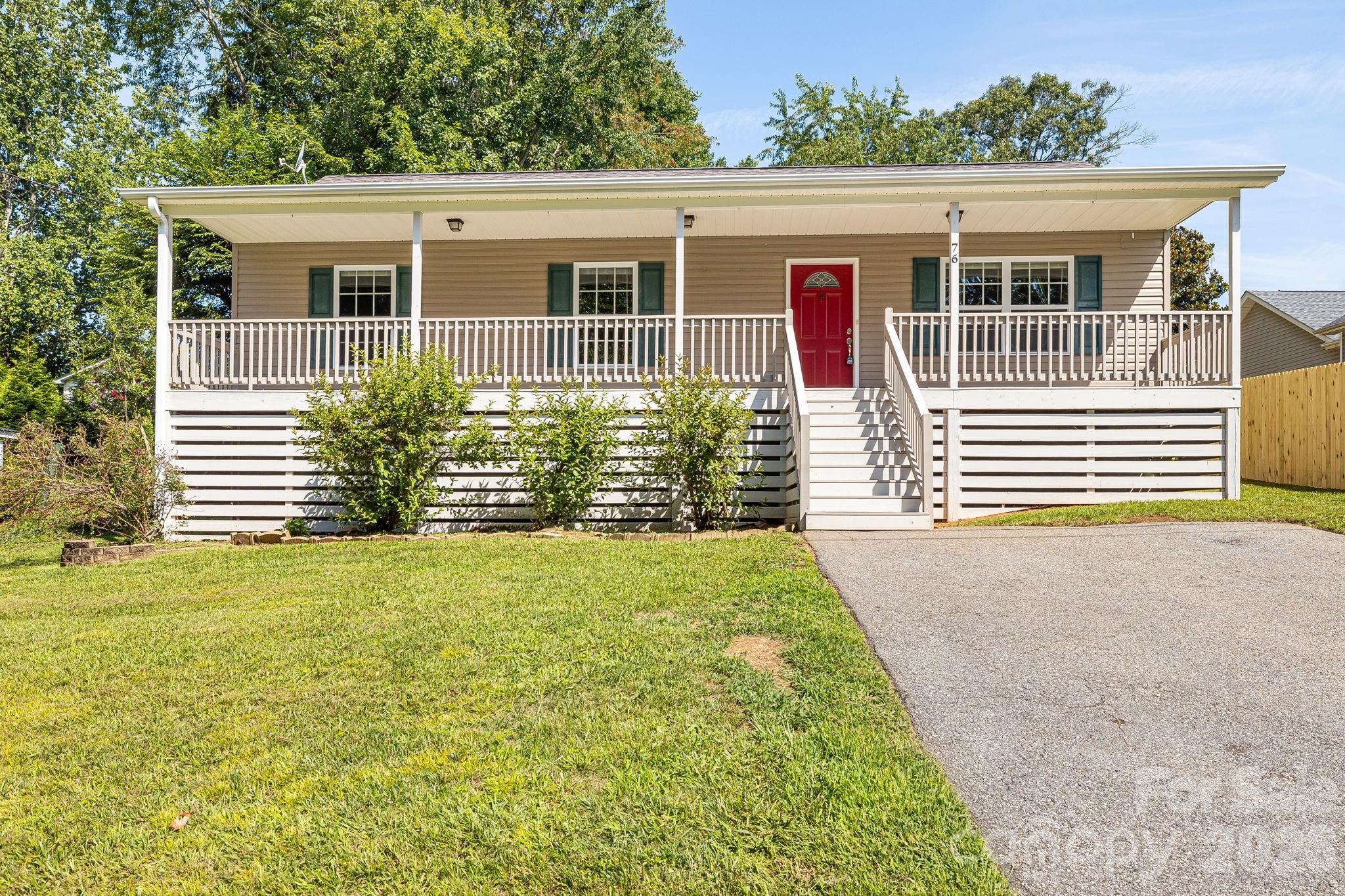 76 Selwyn Rd, Asheville, NC 28806. property listing photo