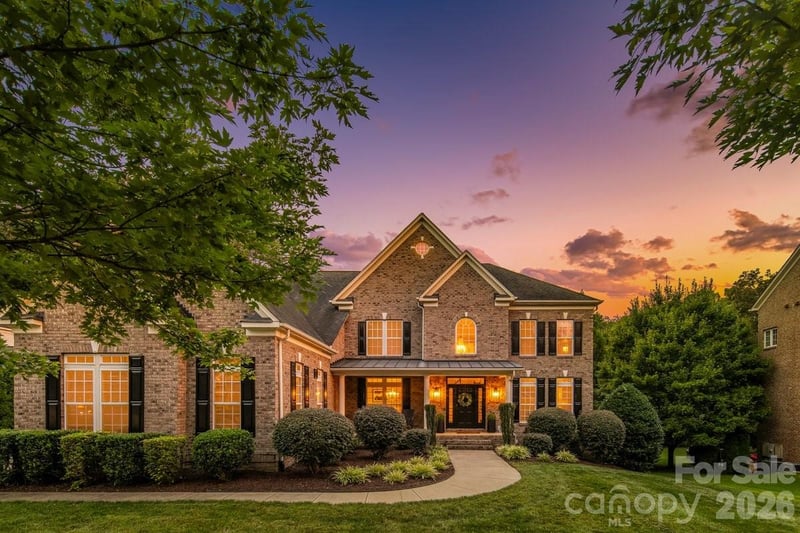 7315 Yellowhorn Trail, Waxhaw, NC - 5 beds, 4.5 baths, 6,629 sqft - $1,300,000