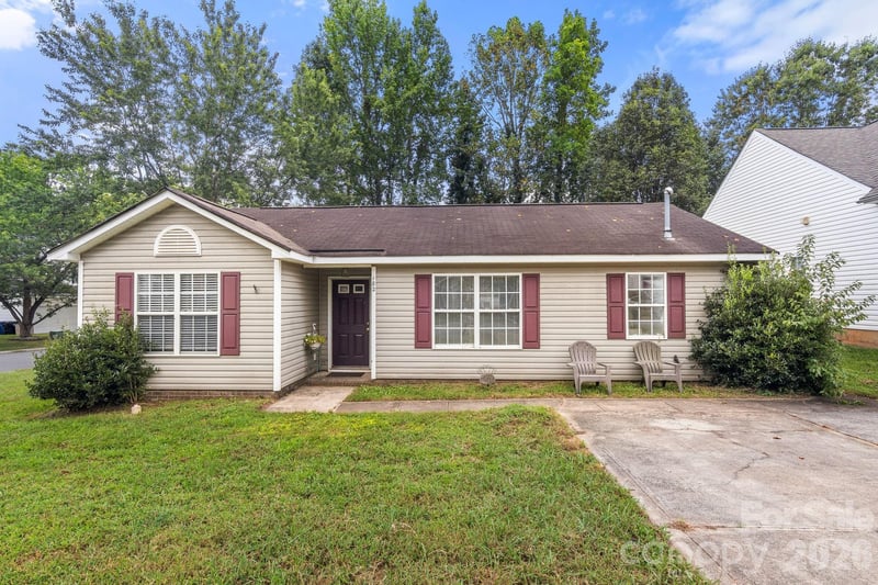 182 Kristens Court Drive, Mooresville, NC - 3 beds, 2 baths, 1,197 sqft - $239,000