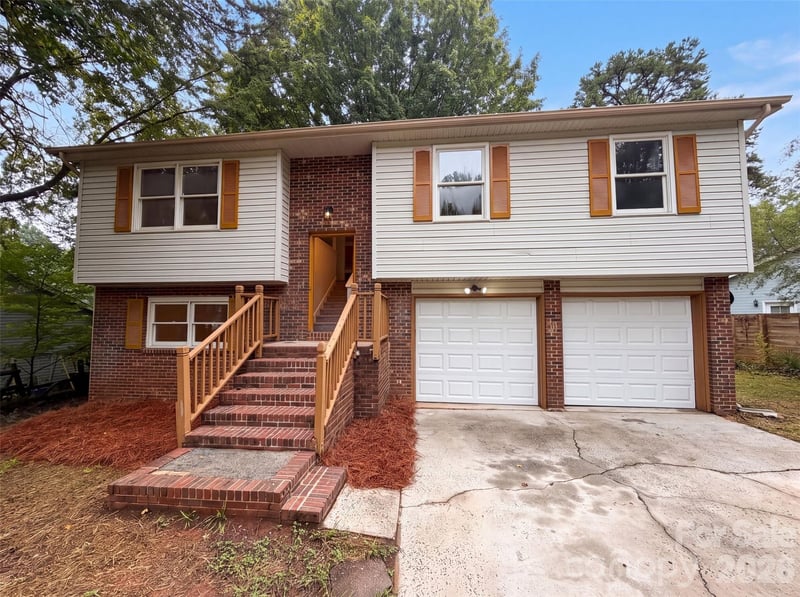 6409 Tivoli Court, Charlotte, NC - 3 beds, 3 baths, 1,660 sqft - $383,000
