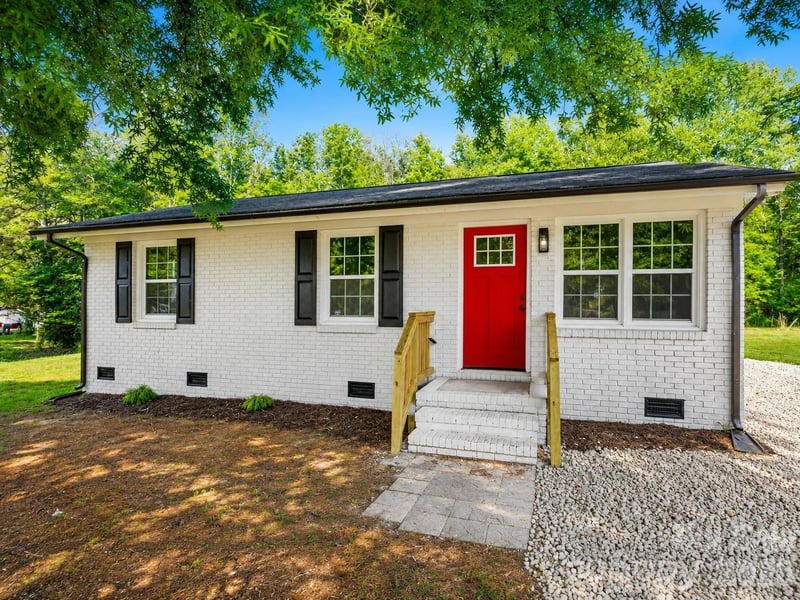 432 Springhill Drive, Matthews, NC - 3 beds, 1 bath, 905 sqft - $285,000