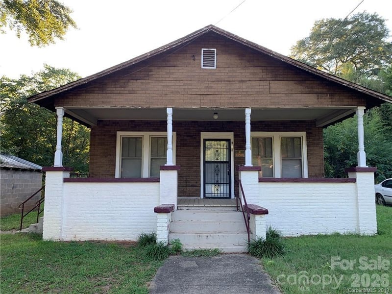 917 Logan Street, Shelby, NC - 2 beds, 1 bath, 884 sqft - $49,000