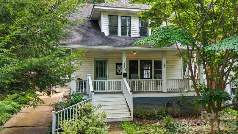 18 Westover Drive, Asheville, NC - 3 beds, 1 bath, 1,551 sqft - $585,000