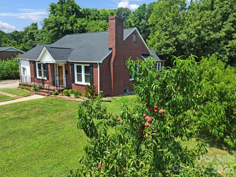 723 N Confederate Avenue, Rock Hill, SC - 2 beds, 1 bath, 1,322 sqft - $250,000