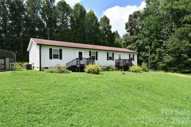 5502 and 5504 Wrenn Drive, Denver, NC - 4 beds, 1,560 sqft - $380,000