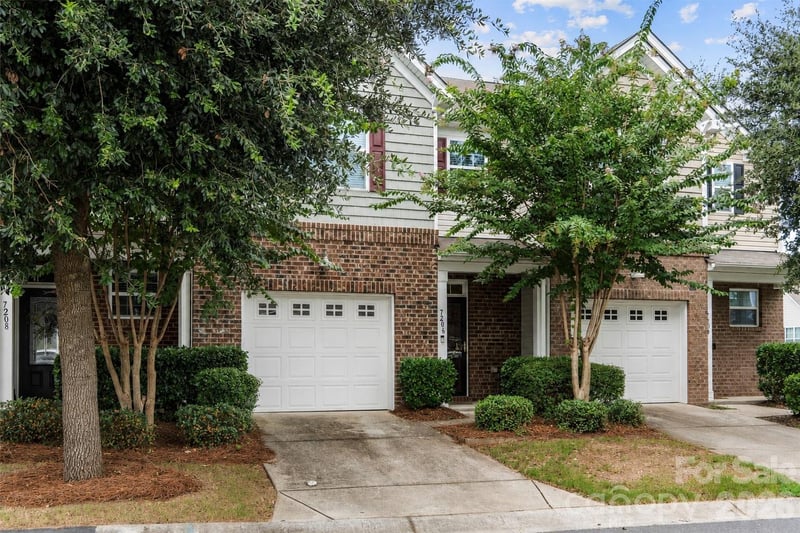 7206 Moultrie Way Apt 33, Rock Hill, SC - 2 beds, 2.5 baths, 1,645 sqft - $285,000