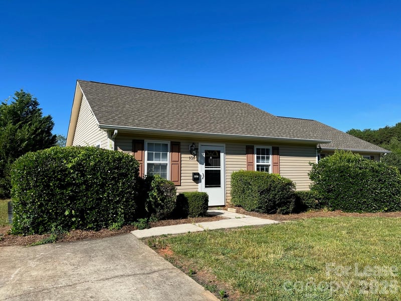 131 Mckendree Road, Mooresville, NC - 2 beds, 2 baths, 1,180 sqft - $1,400/mo
