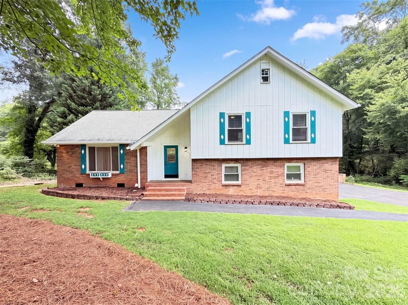 4600 Carving Tree Drive, Charlotte, NC - 3 beds, 2.5 baths, 2,031 sqft - $430,000
