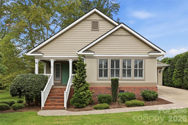 18 Creekside Way, Asheville, NC - 3 beds, 2.5 baths, 1,775 sqft - $550,000