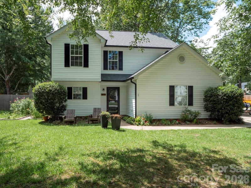 3015 Queensdale Drive, Monroe, NC - 3 beds, 2.5 baths, 1,423 sqft - $315,000