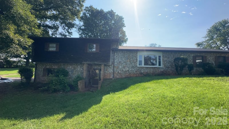 4294 Horseshoe Bend Road, Hudson, NC - 4 beds, 3 baths, 1,653 sqft - $296,500