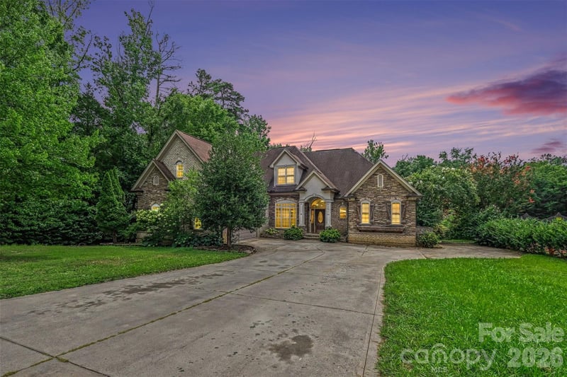 13631 William Stowe Drive, Charlotte, NC - 5 beds, 4.5 baths, 3,667 sqft - $730,000