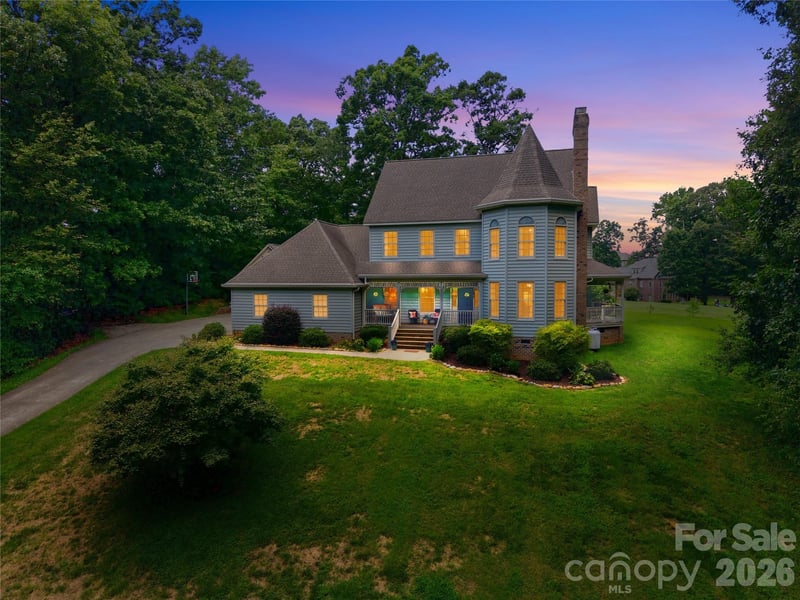132 Chippewa Trail, China Grove, NC - 4 beds, 3.5 baths, 3,957 sqft - $929,000