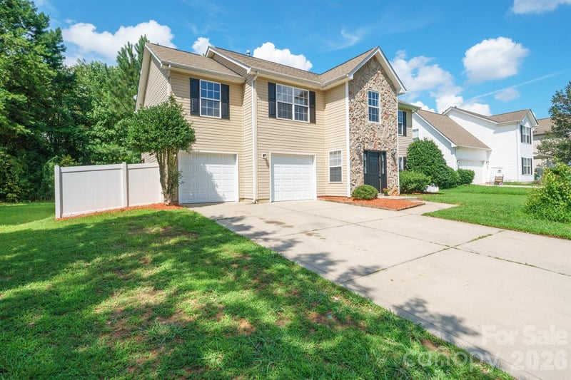 2646 Amber Crest Drive, Gastonia, NC - 4 beds, 2.5 baths, 2,101 sqft - $374,000